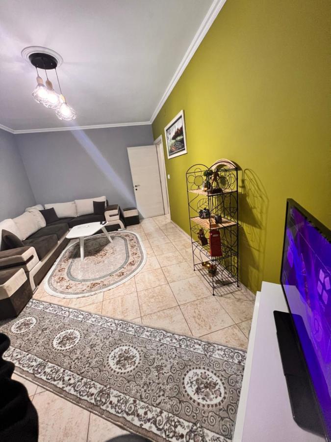 Apartamento Downtown Retreat "Spiranca" Tirana Exterior foto