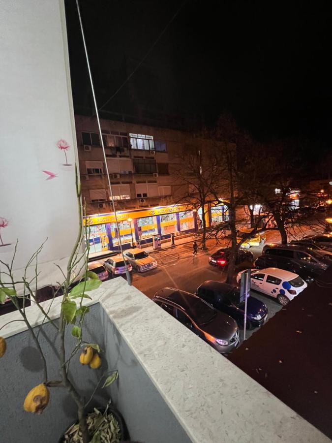 Apartamento Downtown Retreat "Spiranca" Tirana Exterior foto