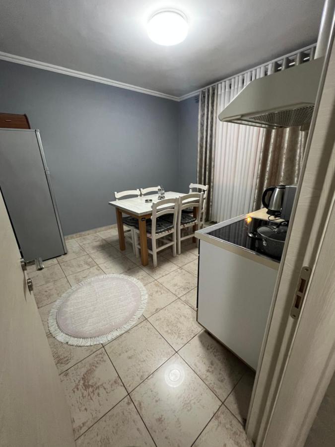 Apartamento Downtown Retreat "Spiranca" Tirana Exterior foto
