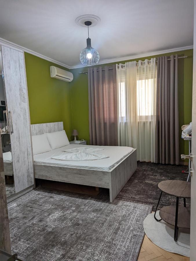 Apartamento Downtown Retreat "Spiranca" Tirana Exterior foto