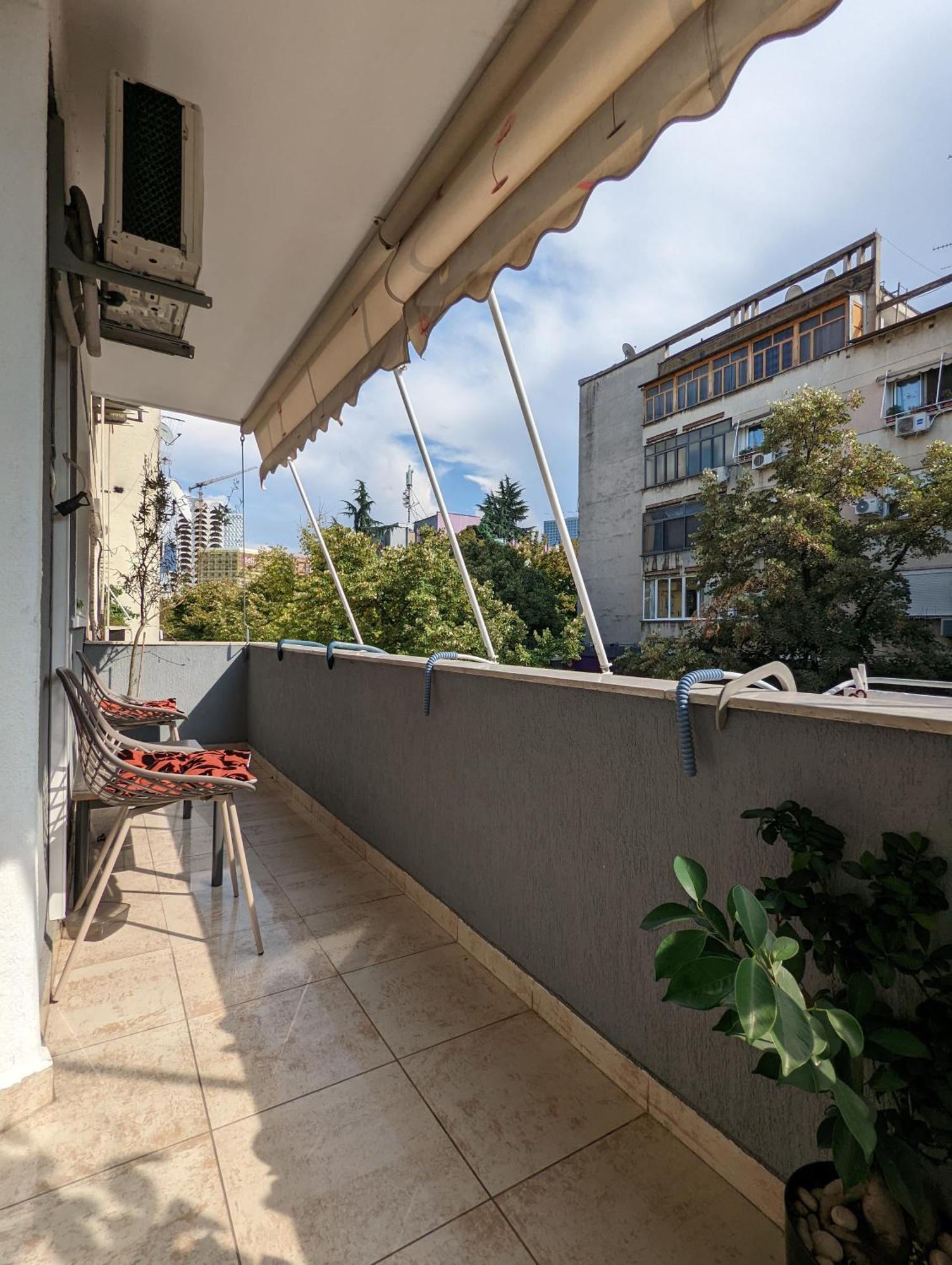 Apartamento Downtown Retreat "Spiranca" Tirana Exterior foto