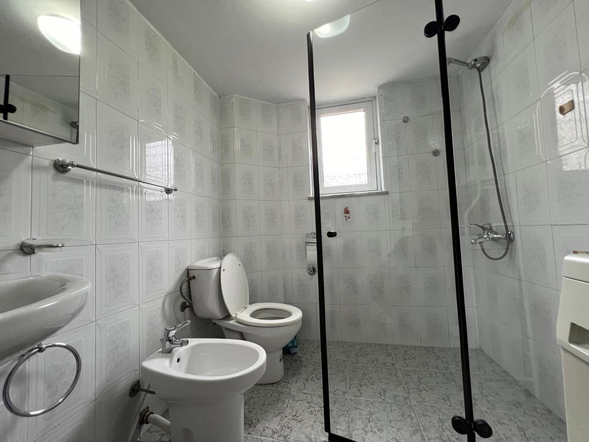 Apartamento Downtown Retreat "Spiranca" Tirana Exterior foto