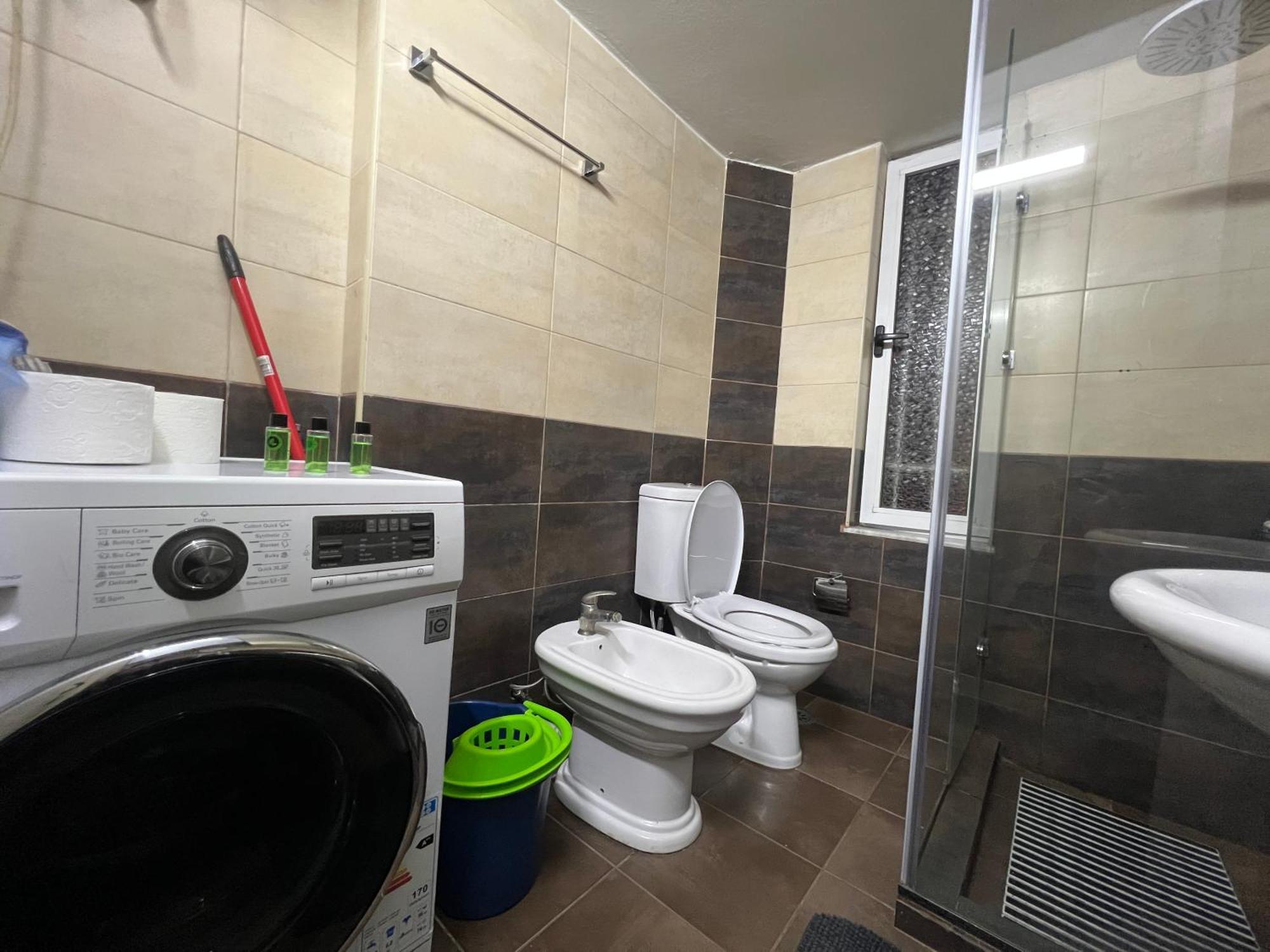 Apartamento Downtown Retreat "Spiranca" Tirana Exterior foto