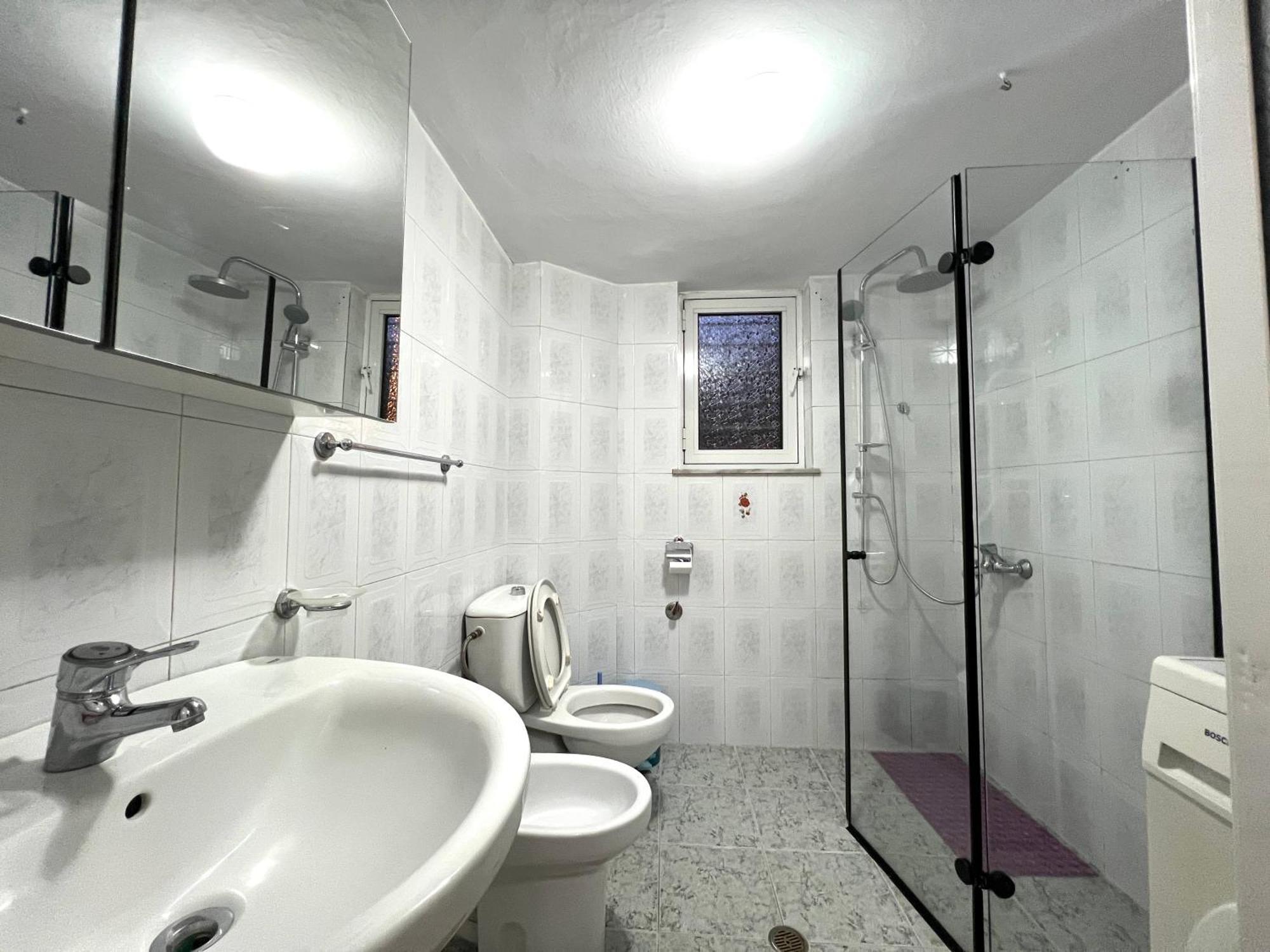 Apartamento Downtown Retreat "Spiranca" Tirana Exterior foto