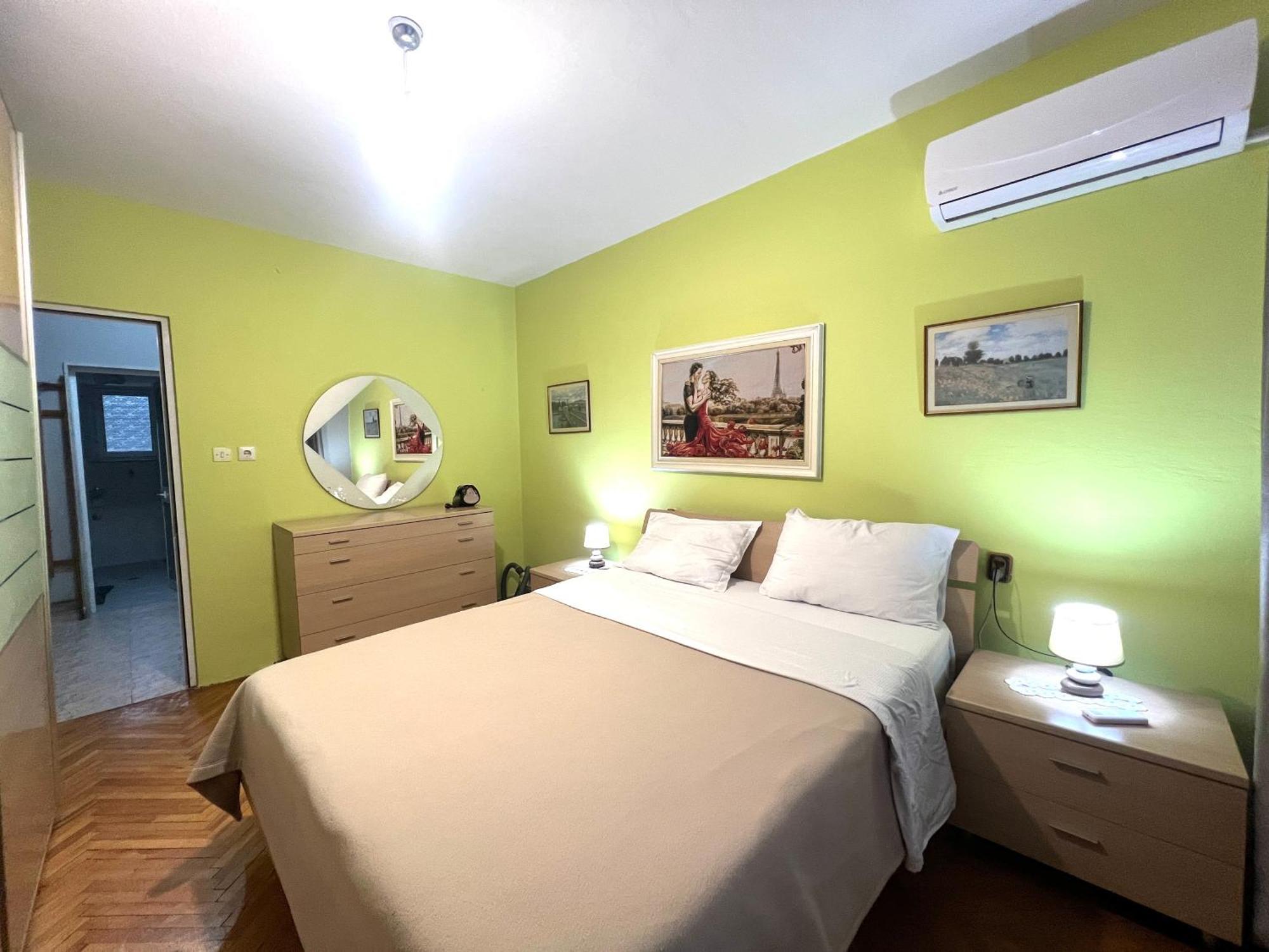 Apartamento Downtown Retreat "Spiranca" Tirana Exterior foto