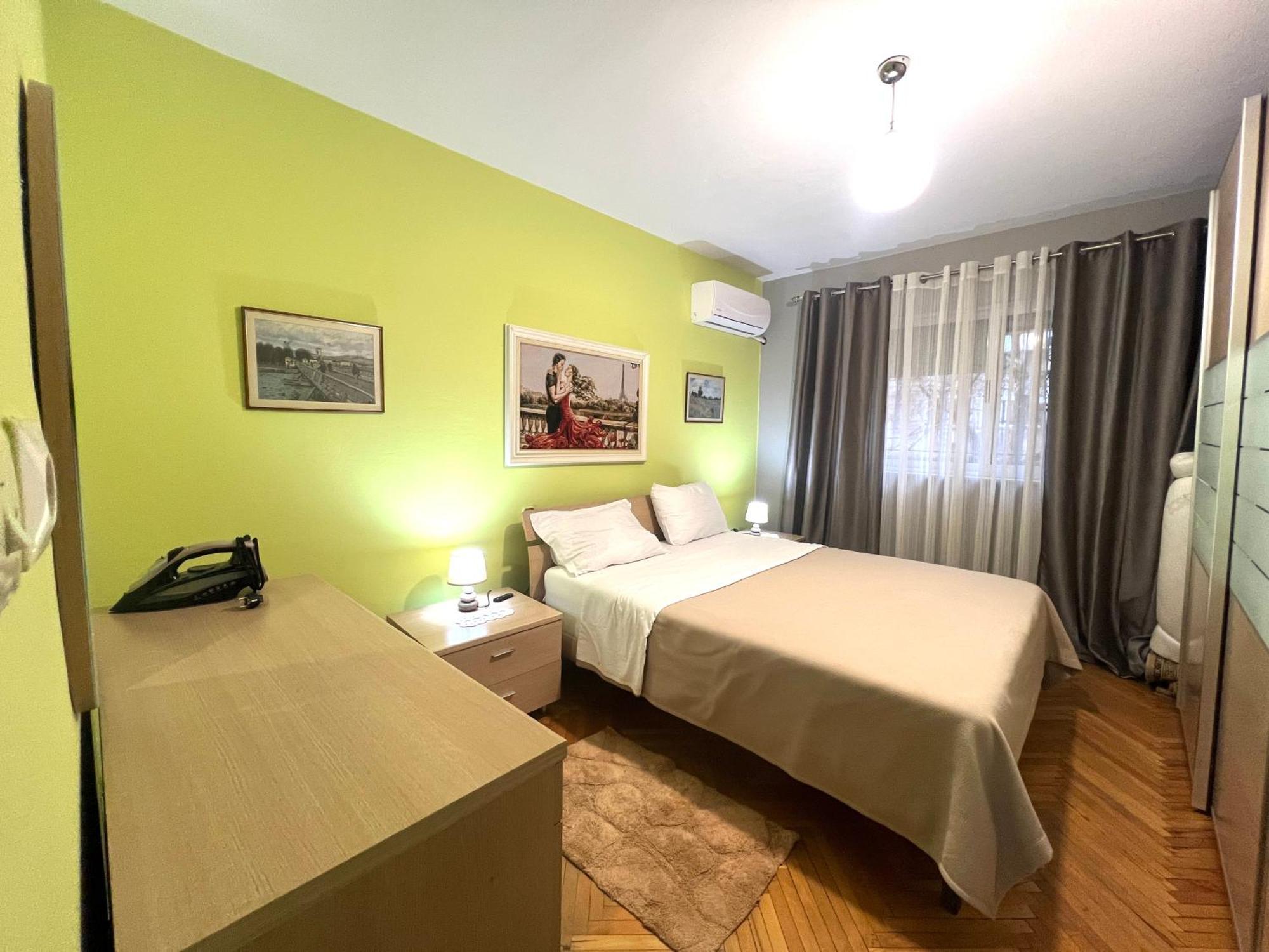 Apartamento Downtown Retreat "Spiranca" Tirana Exterior foto